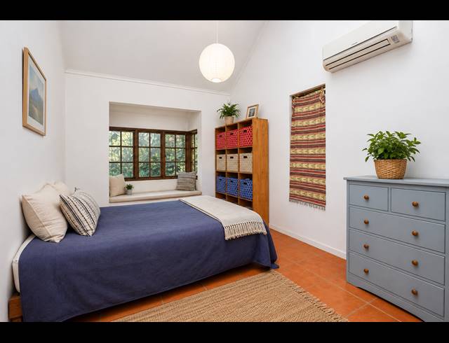 4 BEDROOM FREESTANDING FOR SALE IN PARK HILL